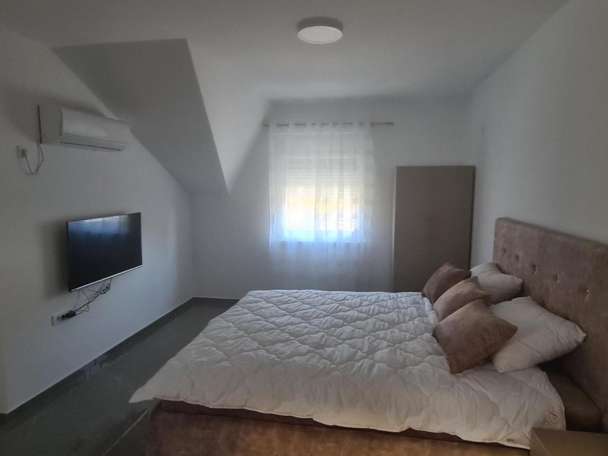 Apartmani Marija Vrdnik Exteriör bild