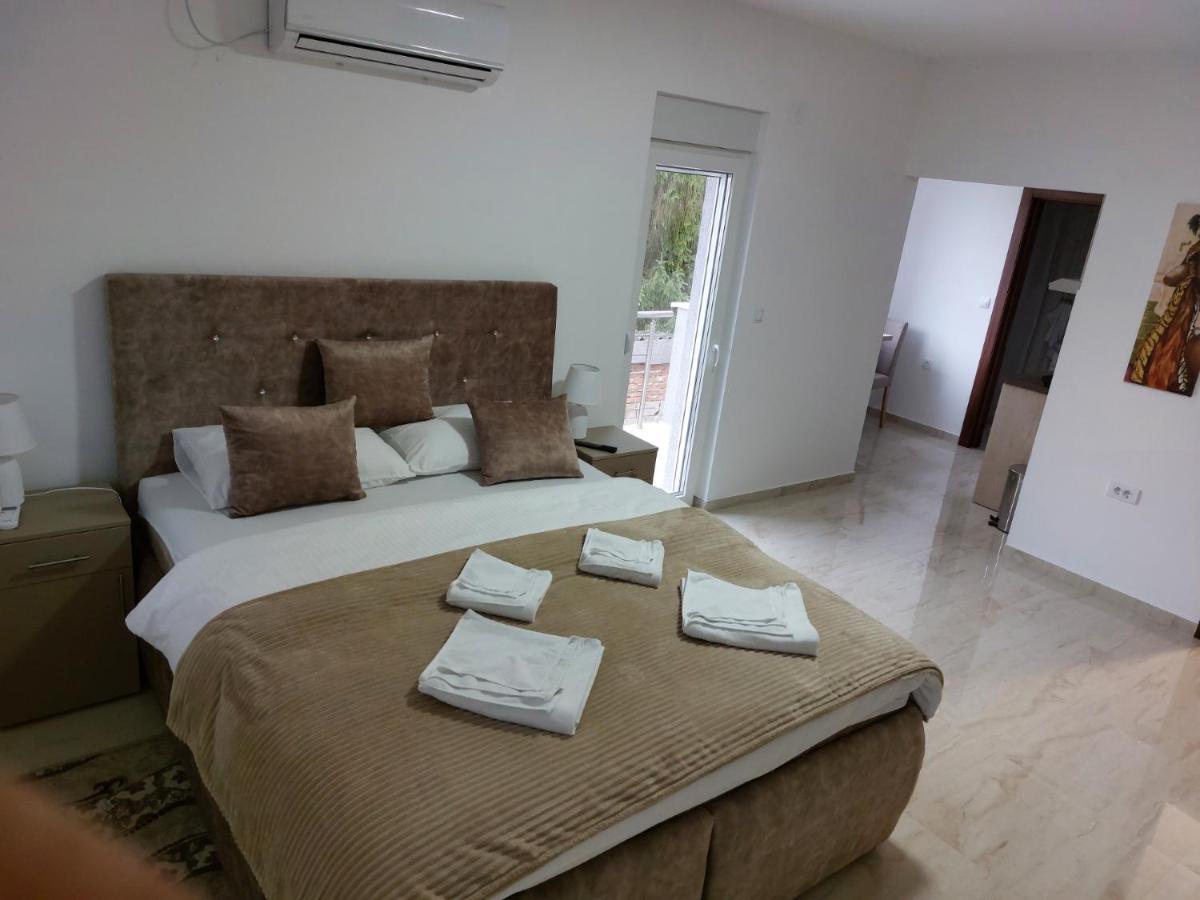 Apartmani Marija Vrdnik Exteriör bild