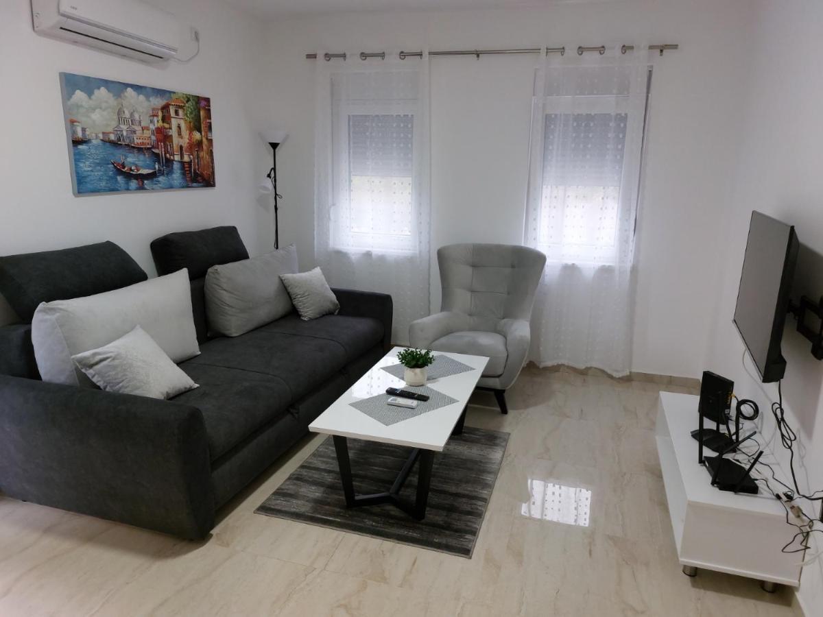 Apartmani Marija Vrdnik Exteriör bild