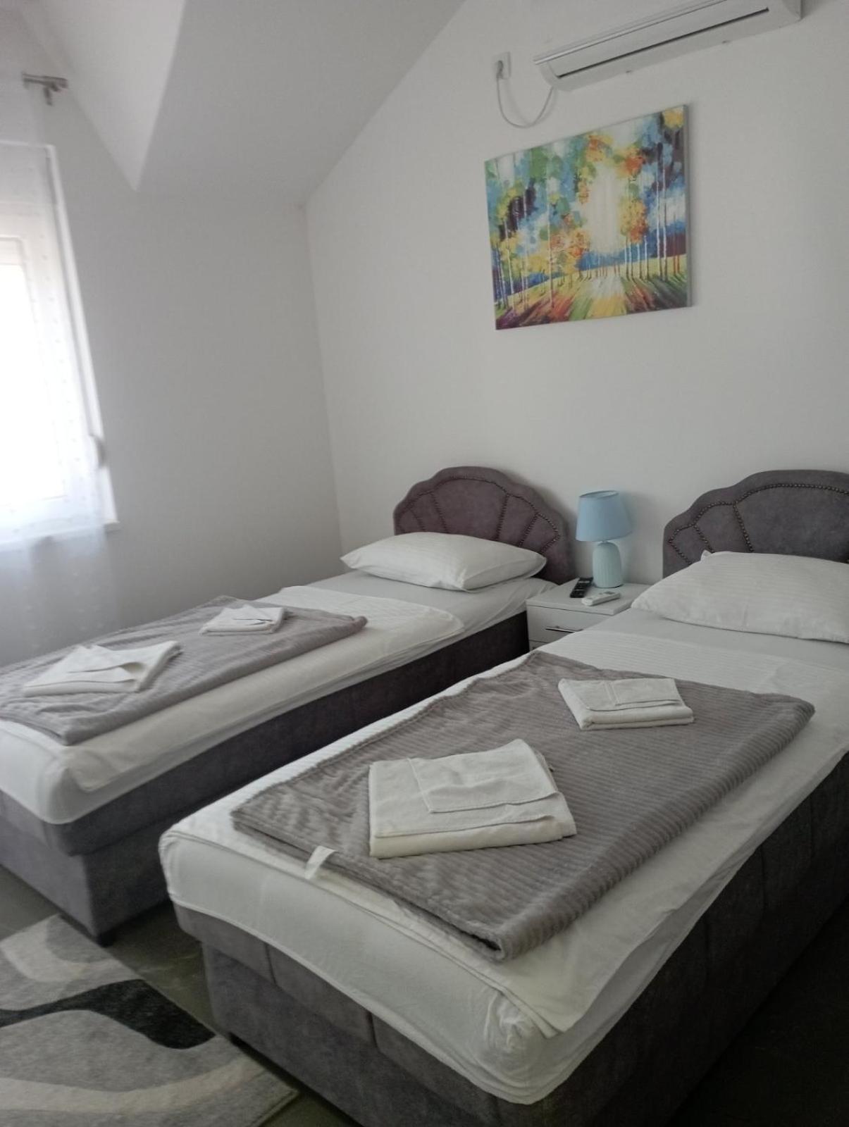 Apartmani Marija Vrdnik Exteriör bild